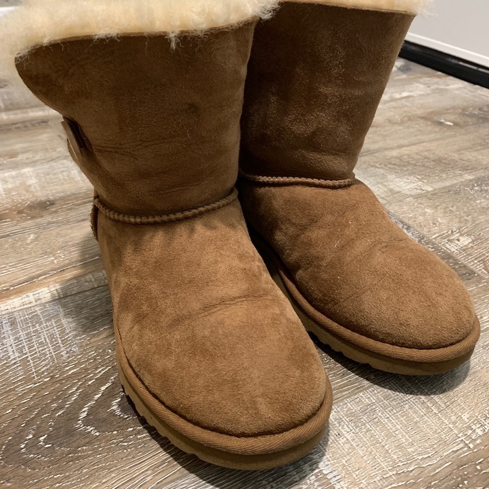 Ugg Bailey Button Water Resistant - image 2
